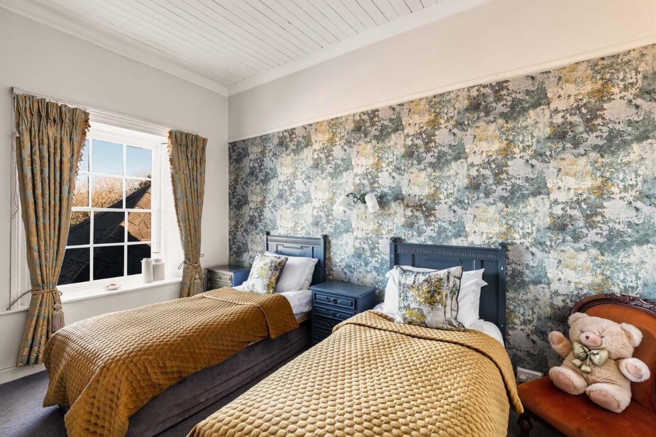 Granville House Apartments And Garden Suites Ballyferriter Bagian luar foto