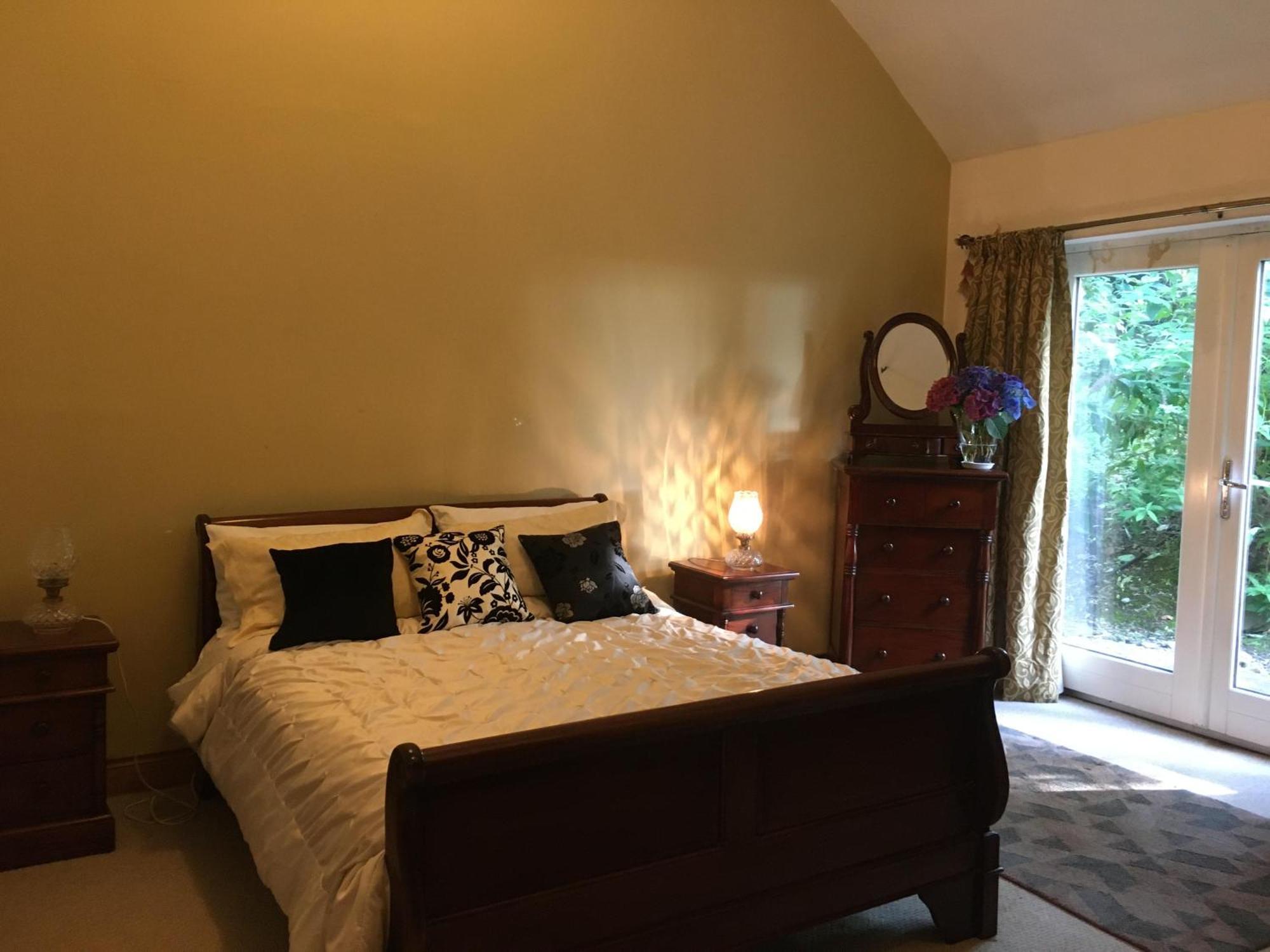Granville House Apartments And Garden Suites Ballyferriter Bagian luar foto