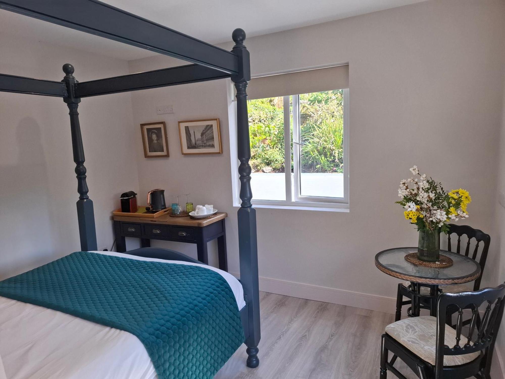 Granville House Apartments And Garden Suites Ballyferriter Bagian luar foto