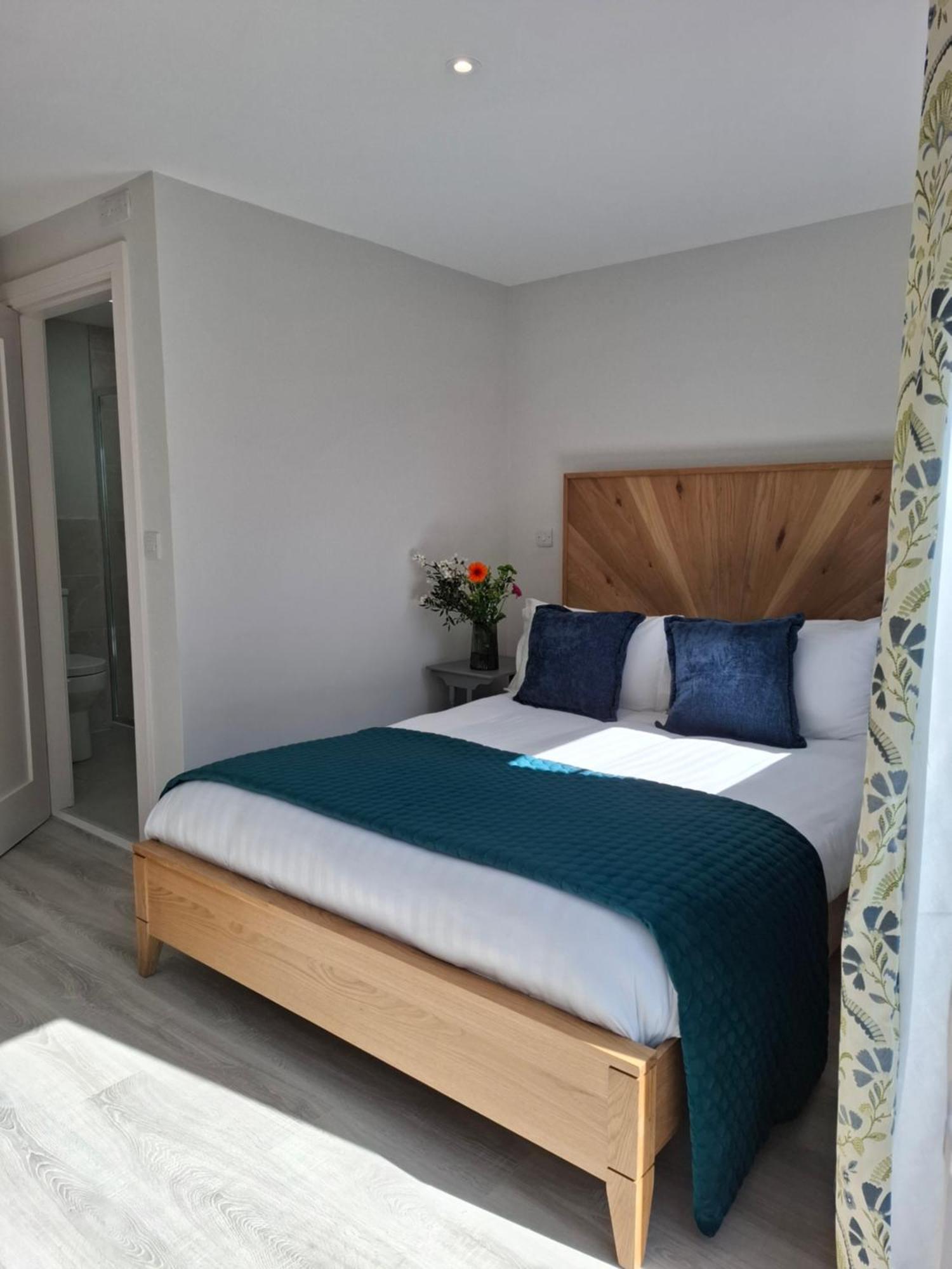 Granville House Apartments And Garden Suites Ballyferriter Bagian luar foto