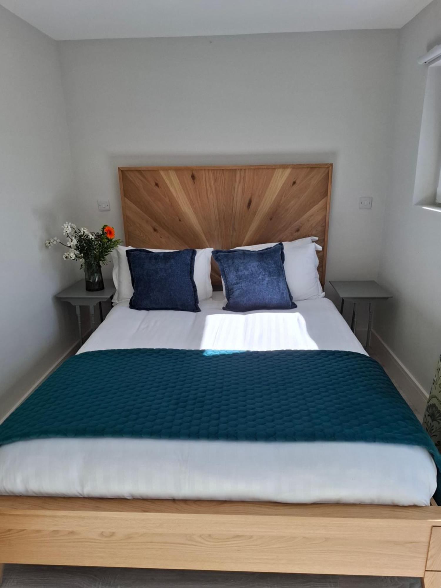 Granville House Apartments And Garden Suites Ballyferriter Bagian luar foto