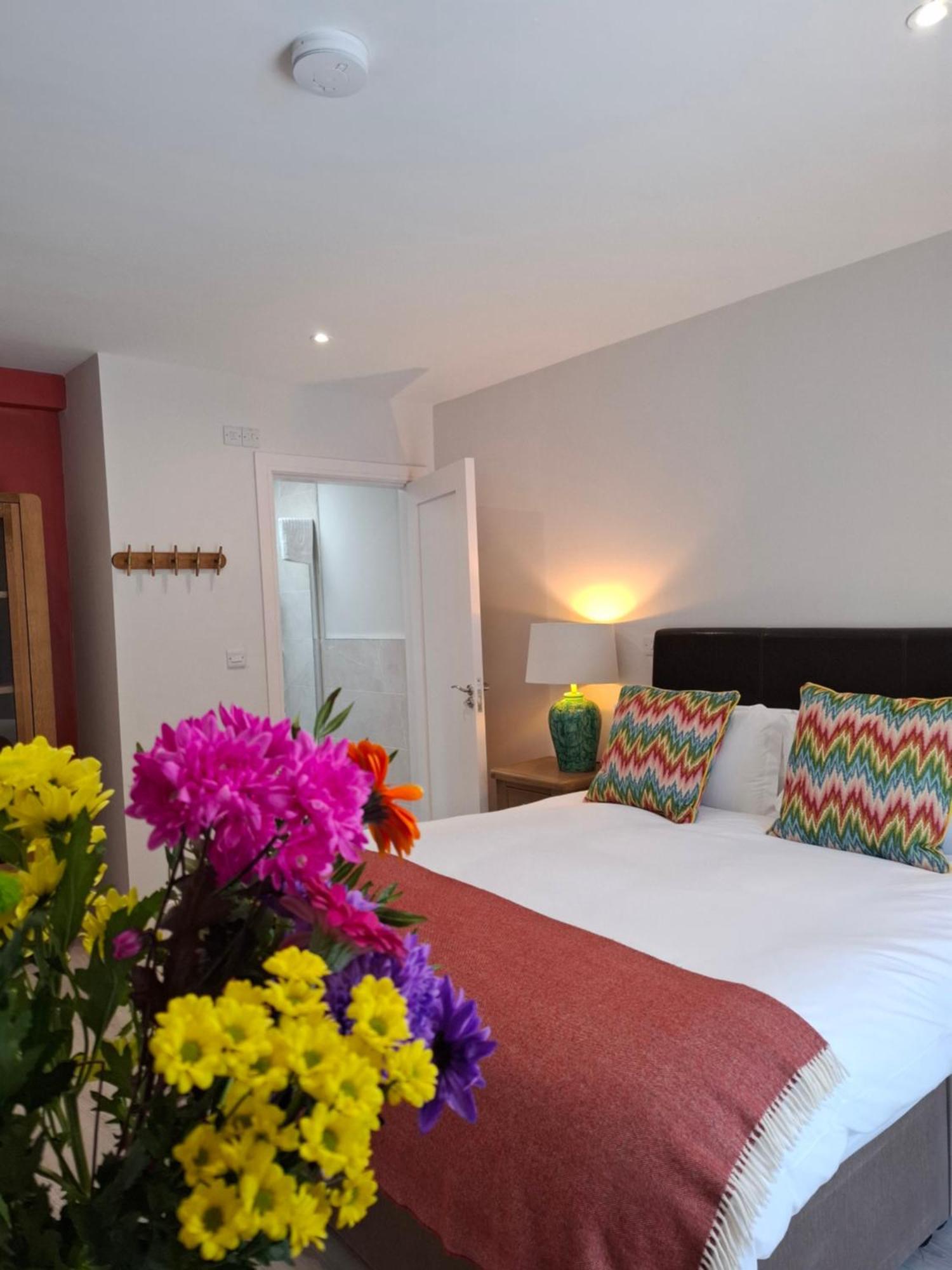 Granville House Apartments And Garden Suites Ballyferriter Bagian luar foto